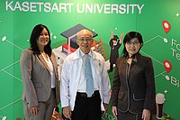 From left: Dr. Vanee Chonhenchob and Prof. Jingtair Siripanich (Kasetsart University), Dr. Wannee Chinsirikul (NANOTEC, Thailand)
